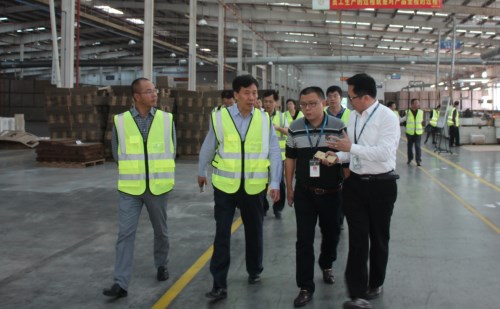 刘惠坚院长一行参观筑美制造基地_副本.jpg