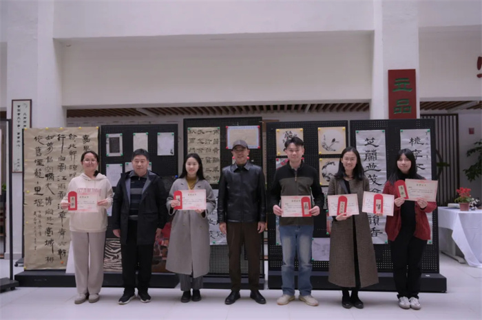 1685fcde0a96ae44151267673138e091.jpg 1.jpg