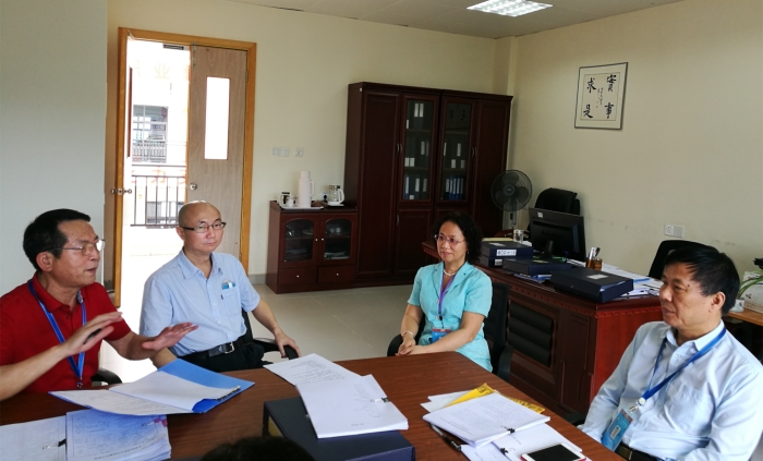 4月24日上午 刘惠坚院长亲临人事处指导_副本.jpg