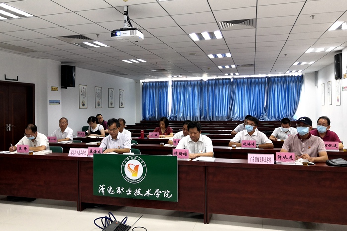 2ba5f19aebb7376d4c1be00385b28e5b.jpg 读书班.jpg