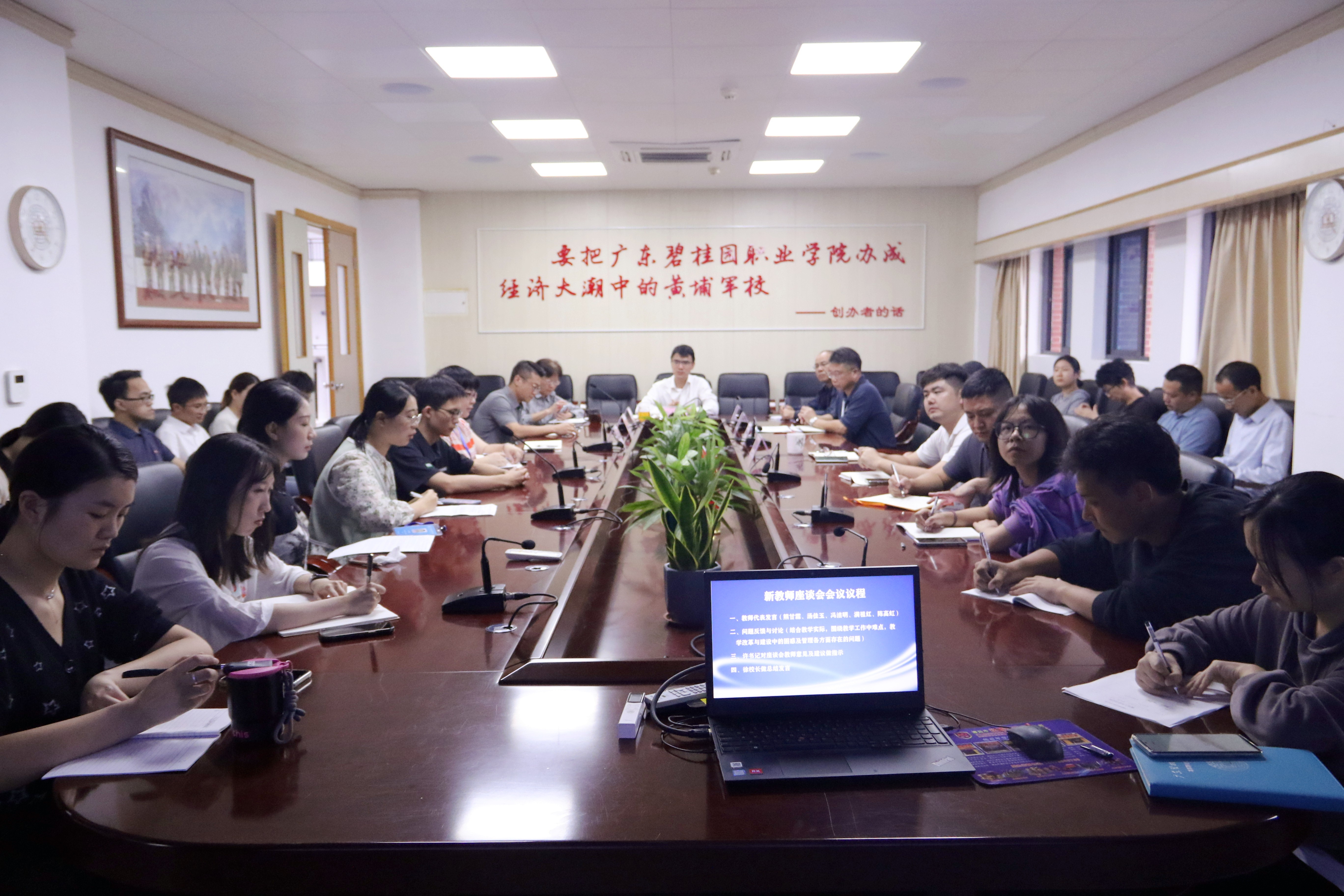 41f81ad108e5500ede294adb3a9c42b1.jpg 41f81ad108e5500ede294adb3a9c42b1.jpg